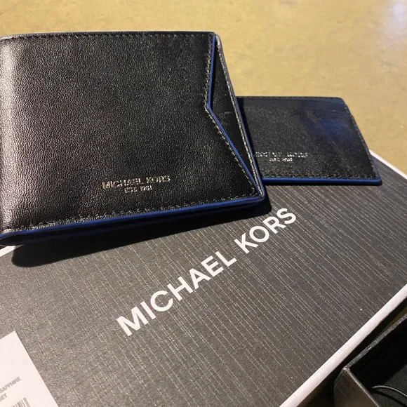 BRAND NEW: Michael Kors leather wallet/card holder set - Picture 7 of 11